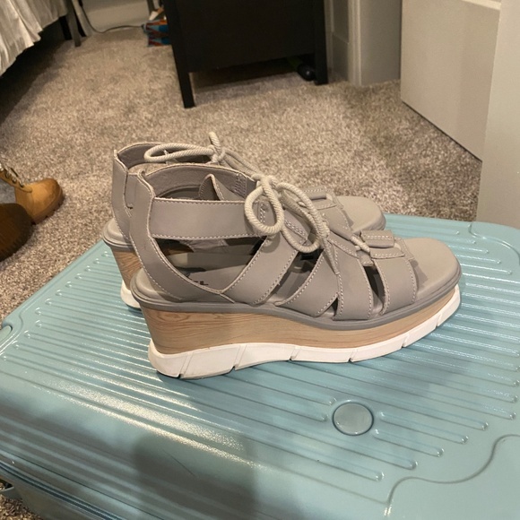 Sorel Sandal Wedges - Picture 2 of 5